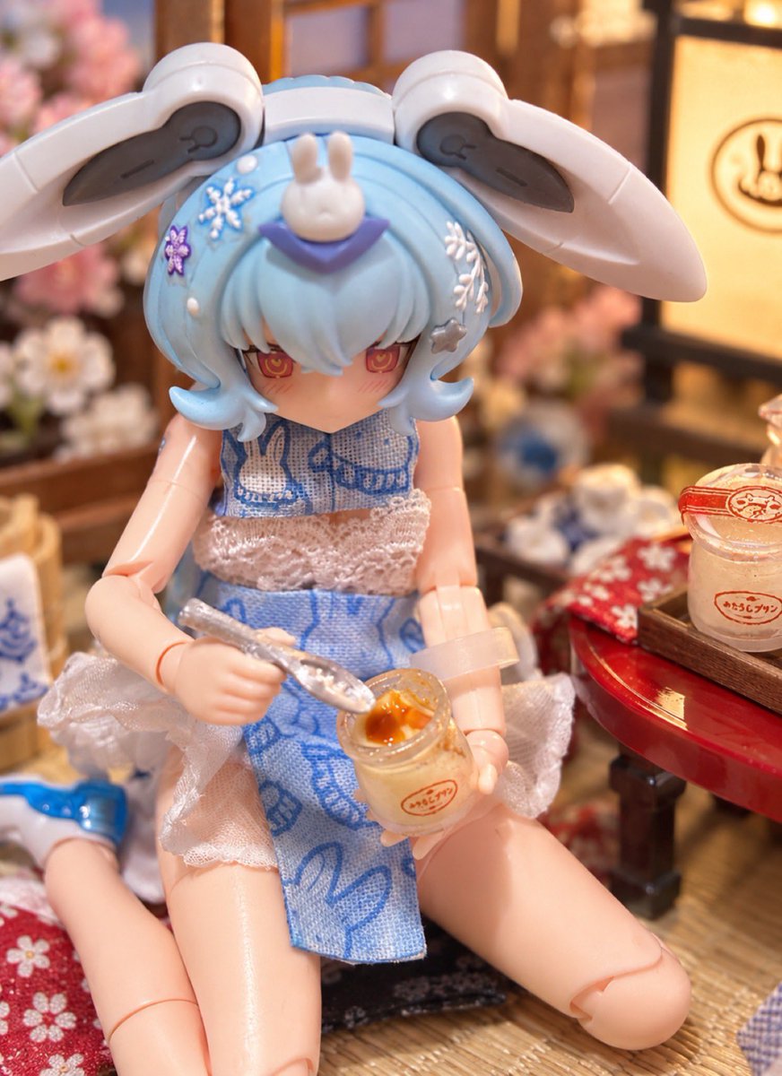amai_monaka's tweet photo. ホテルニューミタラシ新作♨️
「みたらしプリン」できました🍮✨
みたらしオーナー@newtype_dangoからもお墨付き🩷
もちろんフタはぺりぺり開封可能！
食べかけプリン＆銃持ち手対応スプーン付き🥄
可愛くできたのでぜひ沢山見てもらえたら嬉しいです✨
#ブンドドモグモグ #ご飯装備
#ミニチュアフード https://t.co/boqSYomDFH