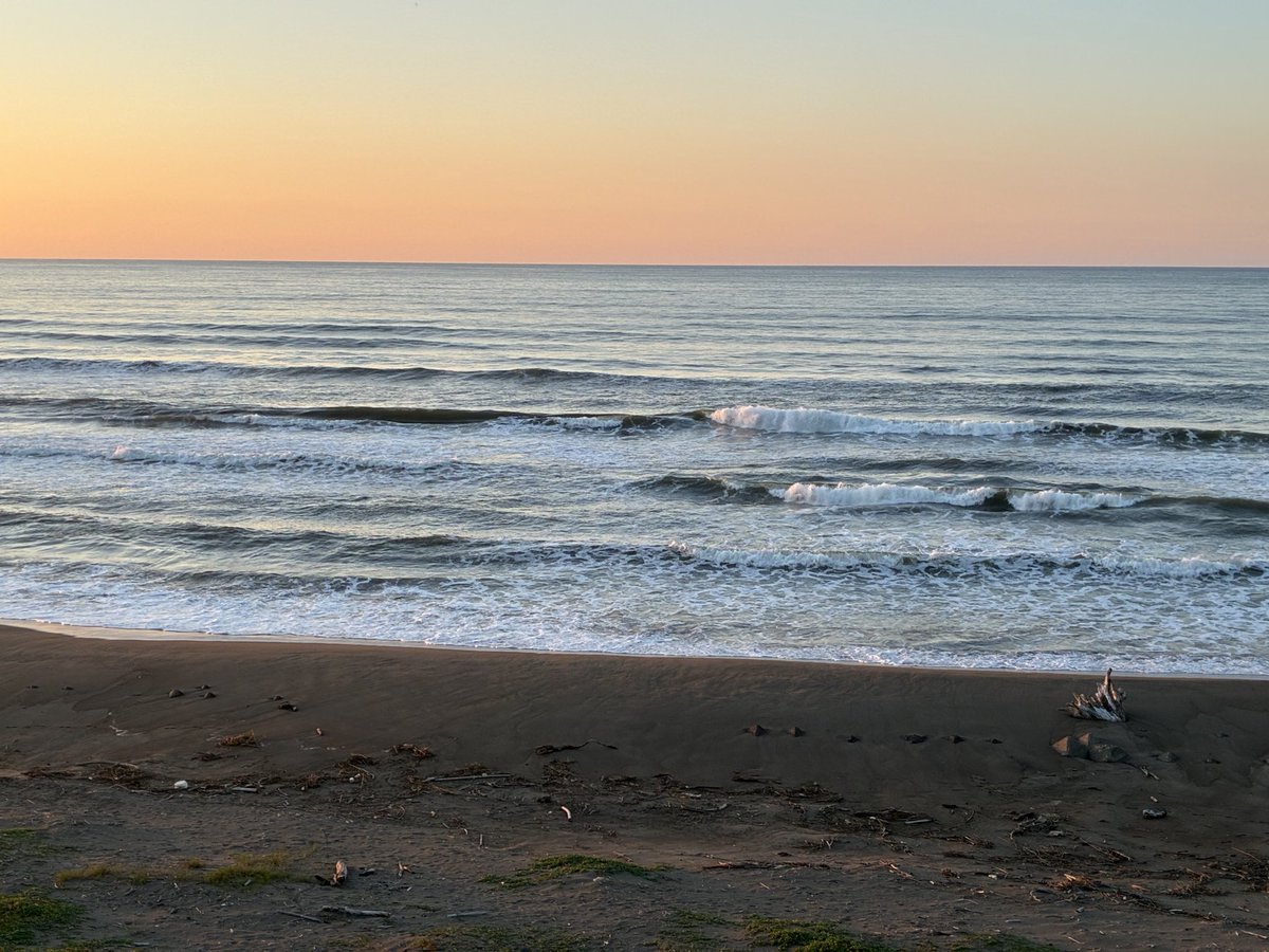 yssm34's tweet photo. 9月最後の日、日本海の夕日。 https://t.co/fKiVXmS94q