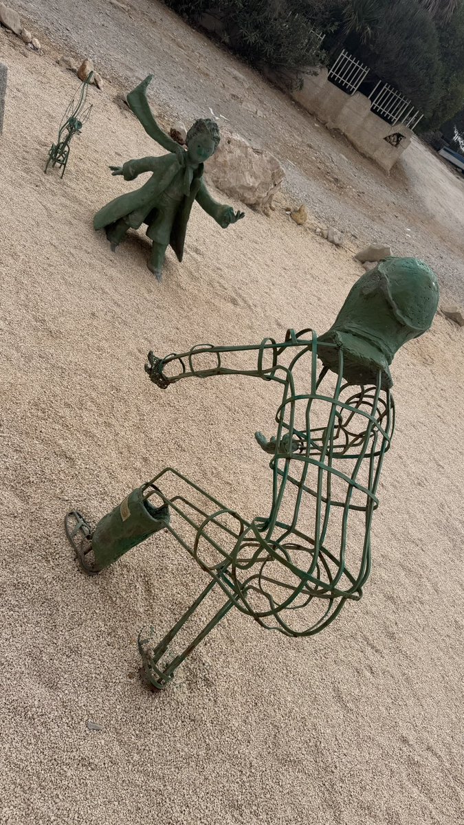 PedroLambertini's tweet photo. Una sorpresa en Porto Conte, cerca de Alghero: un museo dedicado a Saint-Exupéry. El autor de “El principito” vivió en esta bahía entre mayo y julio de 1944, mientras servía como piloto durante la guerra. La torre que hoy lo recuerda es de 1572. https://t.co/k0RYIXbtQt