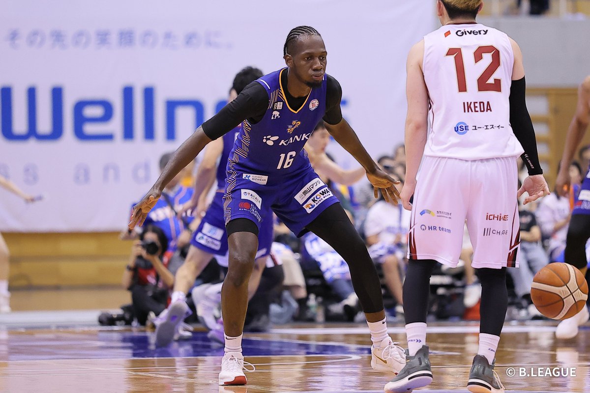 tryhoop_okayama's tweet photo. Tomorrow is an Away Game.
静岡県の高校を卒業した #ソウシェリフ 選手の今節への意気込みをお届けします。

🫱🏽‍🫲🏼ソウ シェリフ選手
プロになってから11年目で、僕の故郷である静岡でプレーすることが一度も出来なくて、とても寂しかったです。
今回は高校の監督、担任、英語の先生、そして大学の監督も見に来てくれるので、とても興奮しています。
ベルテックス静岡のHCのジョン・パトリックさんも大学の先輩で、対戦できるのも本当に楽しみにしています。
故郷の皆さんの前でまたバスケ出来て光栄です、2日間盛り上げて行きましょう。

🗓10月3日（土）14：05 TIP OFF
🗓10月4日（日）14：05 TIP OFF
📍このはなアリーナ
🆚#ベルテックス静岡
／
試合情報
🔗 https://t.co/TNebToFmx8
＼
#トライフープ岡山 #Bリーグ #Bワン #ASCEND