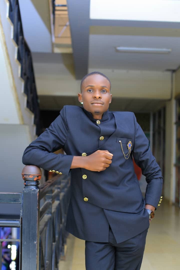 Pedrowhite21's tweet photo. @tvwestUG @Mc_Levi19 Happy birthday wishes to my friend "Amanya comrade". Information minister BSU kakoba. https://t.co/jS1YYTjpmO