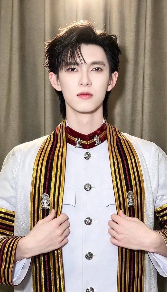 Sherry030704's tweet photo. 正衣冠,毕业啦 ✨

#PoohGraduationDay 
#ppoohkt #PooHHooPers https://t.co/8vnkh6E5Rh