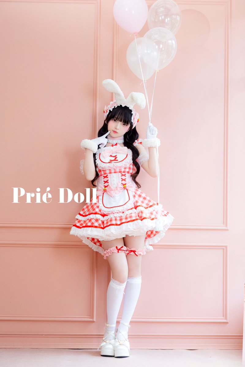 Priedoll's tweet photo. Plié Doll 新作Collection🎀

新作「ストロベリーギンガムバニー」🍓🐰

Pretty Chuu
♡ 望月ももちゃん
が可愛く着こなしてくれました♡

いちご×ギンガムの甘かわバニー🍓✨
ぜひチェックしてください🪄

#PrieDoll #PrettyChuu #望月もも https://t.co/WuBRuWu0k6