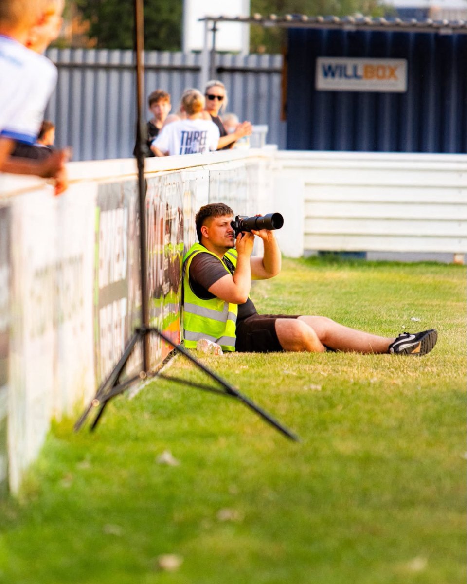 PitchingIn_'s tweet photo. "It's a fantastic environment. Yate are incredible with students and allowing them to be creative" 🙌

Photographer Harvey Maggs' volunteering efforts at @YateTownFC have helped him land a role in full-time football 👏

Read more 👉https://t.co/LPYFOkmft1 https://t.co/3XL7asJPbN