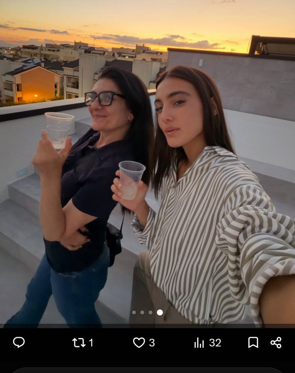 onlyforZarlet's tweet photo. Davvero la più bella ed eccezionale delle sorprese!🔑🍾💞💞 https://t.co/hpi2oaoDtk