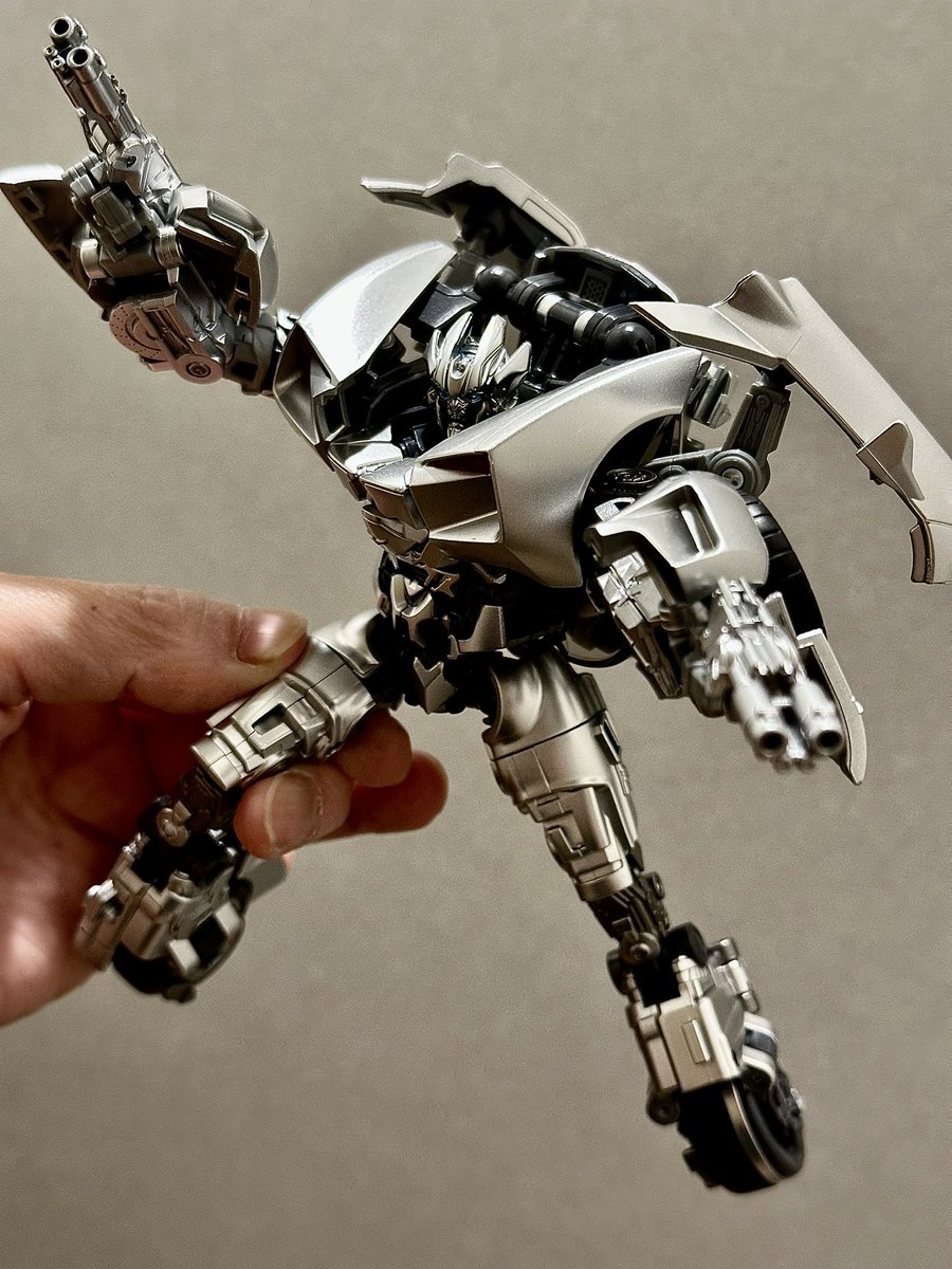 monsteraTF's tweet photo. ようやく開封！
シンプルにかっこいい
#トランスフォーマー
#transformer https://t.co/LkU7sIBSYv