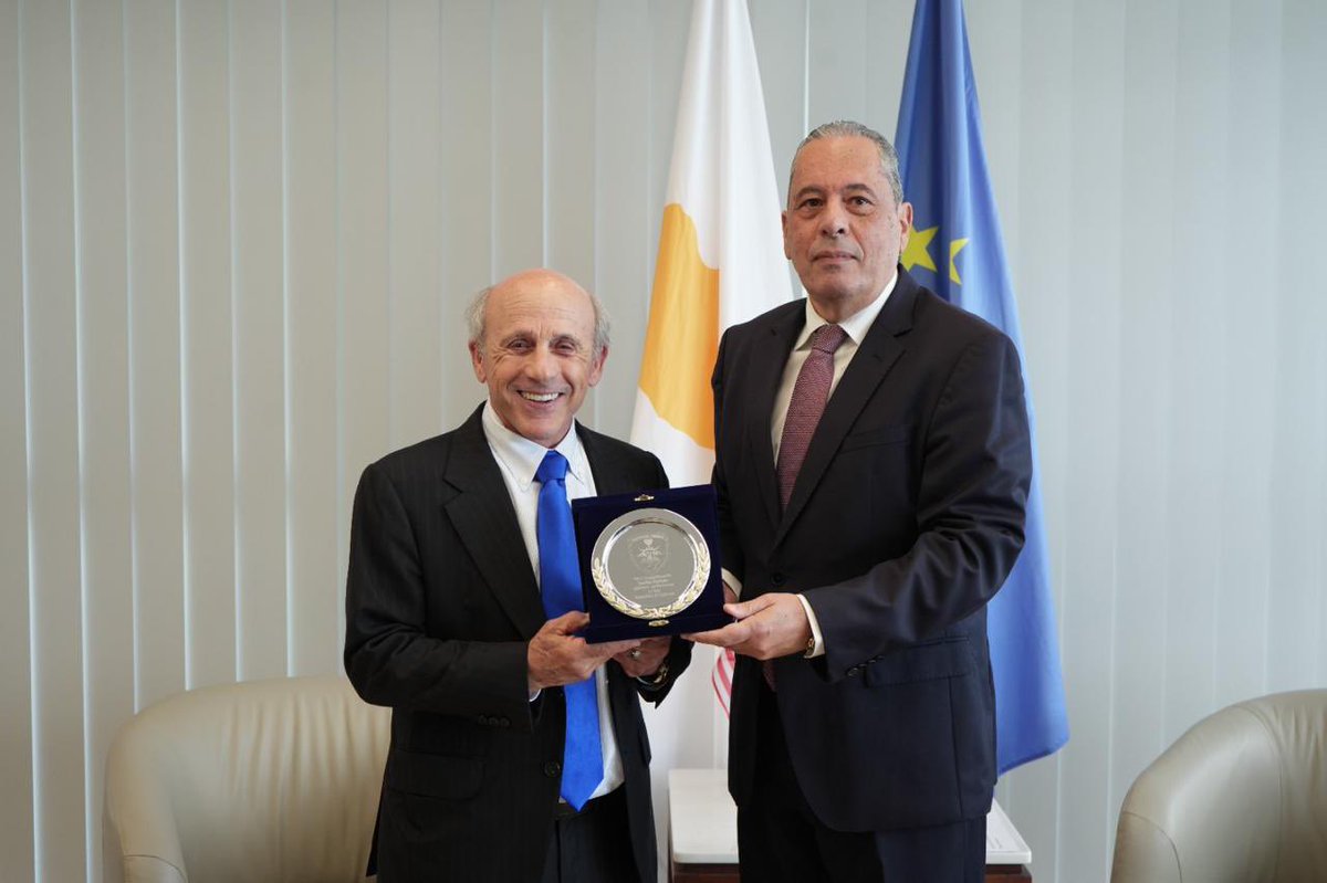 PalmasVasilis's tweet photo. Συναντήθηκα σήμερα με τον νέο Πρέσβη των Ηνωμένων Πολιτειών Αμερικής στην Κύπρο @USEmbassyCyprus κ. John Breslow.

Κατά τη συνάντηση, πραγματοποιήθηκε ανασκόπηση της διμερούς συνεργασίας μεταξύ Κυπριακής Δημοκρατίας και Ηνωμένων Πολιτειών στους τομείς της άμυνας και της ασφάλειας και επιβεβαιώθηκε η κοινή βούληση για τη συνέχιση και περαιτέρω ενίσχυση της συνεργασίας, καθώς και για την από κοινού συμβολή στην προώθηση της ειρήνης και της σταθερότητας στην Ανατολική Μεσόγειο.