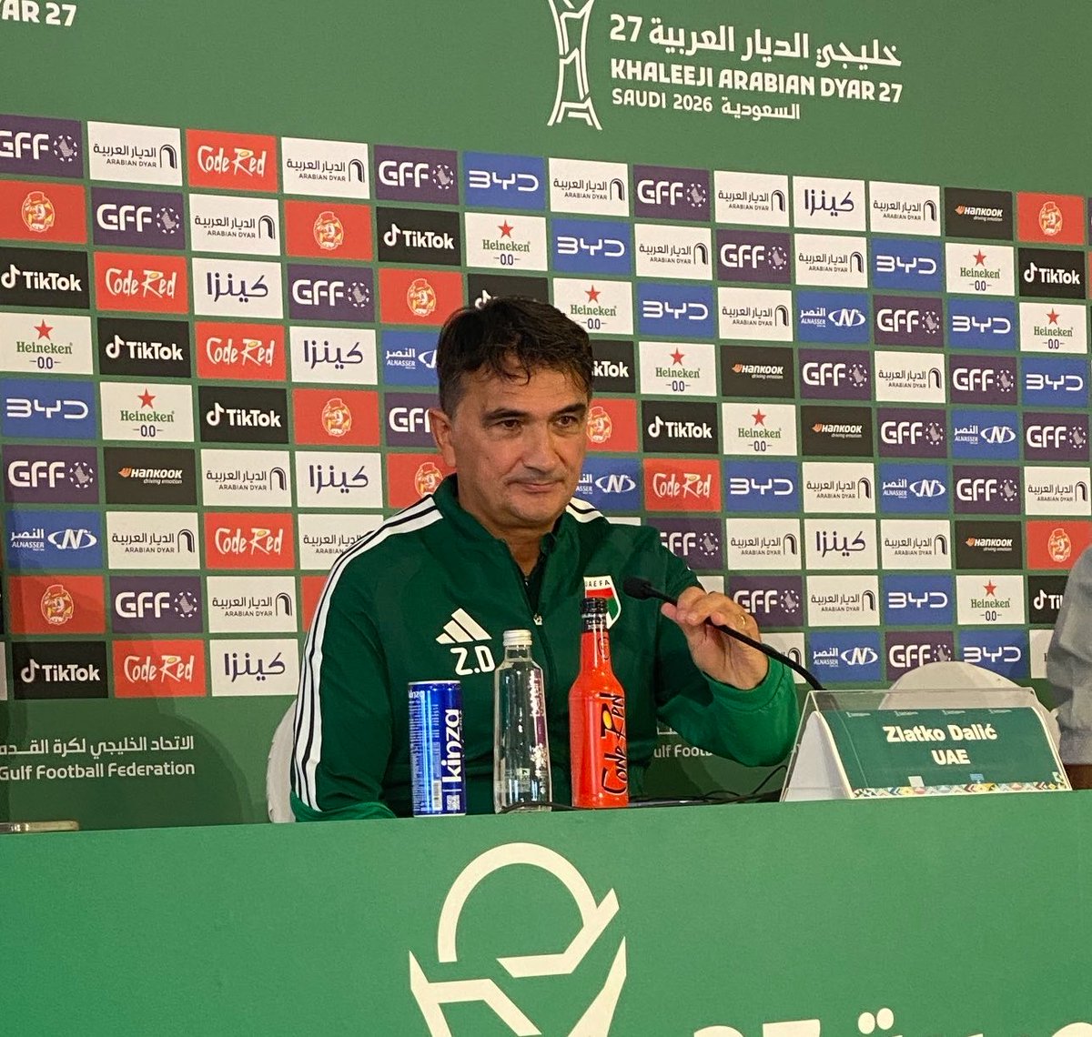 khalafalkwikby's tweet photo. الكرواتي زلاتكو داليتش مدرب منتخب الإمارات في المؤتمر الصحفي 

مواجهتنا أمام عمان تعتبر صعبه وسنواجه فريق محترم  درسنا الخصم جيدا وما فعلوه في آخر 20 دقيقة أمام الكويت 

#الإمارات_عمان  
#خليجي27 https://t.co/xjNjrf0Ur6