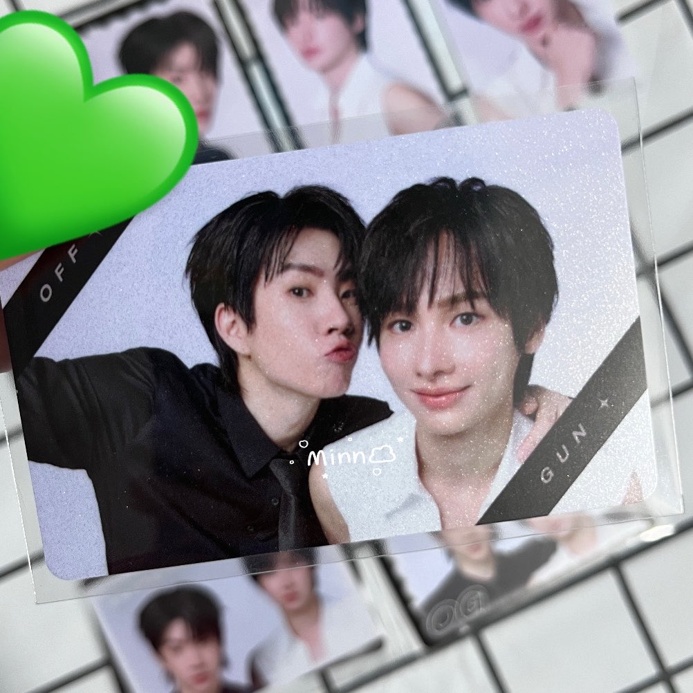 Kawisara___'s tweet photo. จะเดรสสสส ของจริงดีมาก พี่ออฟหล่อโครตๆ กันอรรถผมยาวสวยสะใจมากเลยว่ะ !! คือต้องมีอ่ะ 😭💚⭐️

#GMMTVFANIVAL2026HappyFamily
#OffGun #ออฟกัน https://t.co/1qbwgXacj1