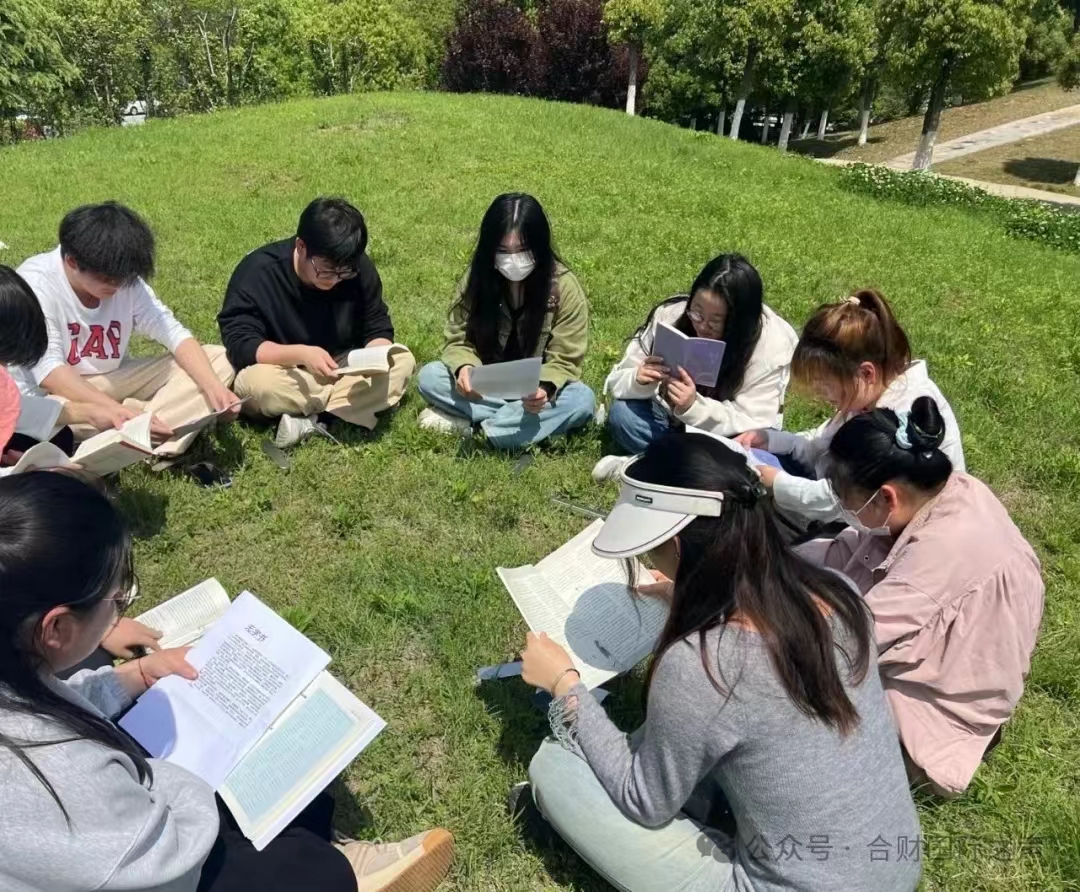DustyJordivfm8's tweet photo. Nuevo semestre, nuevos retos, grandes sueos! Vamos a darlo todo este curso https://t.co/ijSrfQuCnl