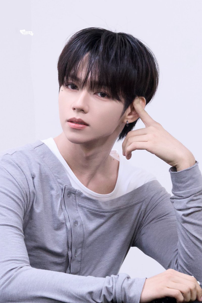 kloverruby's tweet photo. #아홉 #AHOF
#JL #제이엘

261002

🩶 https://t.co/37KjEfuH2l