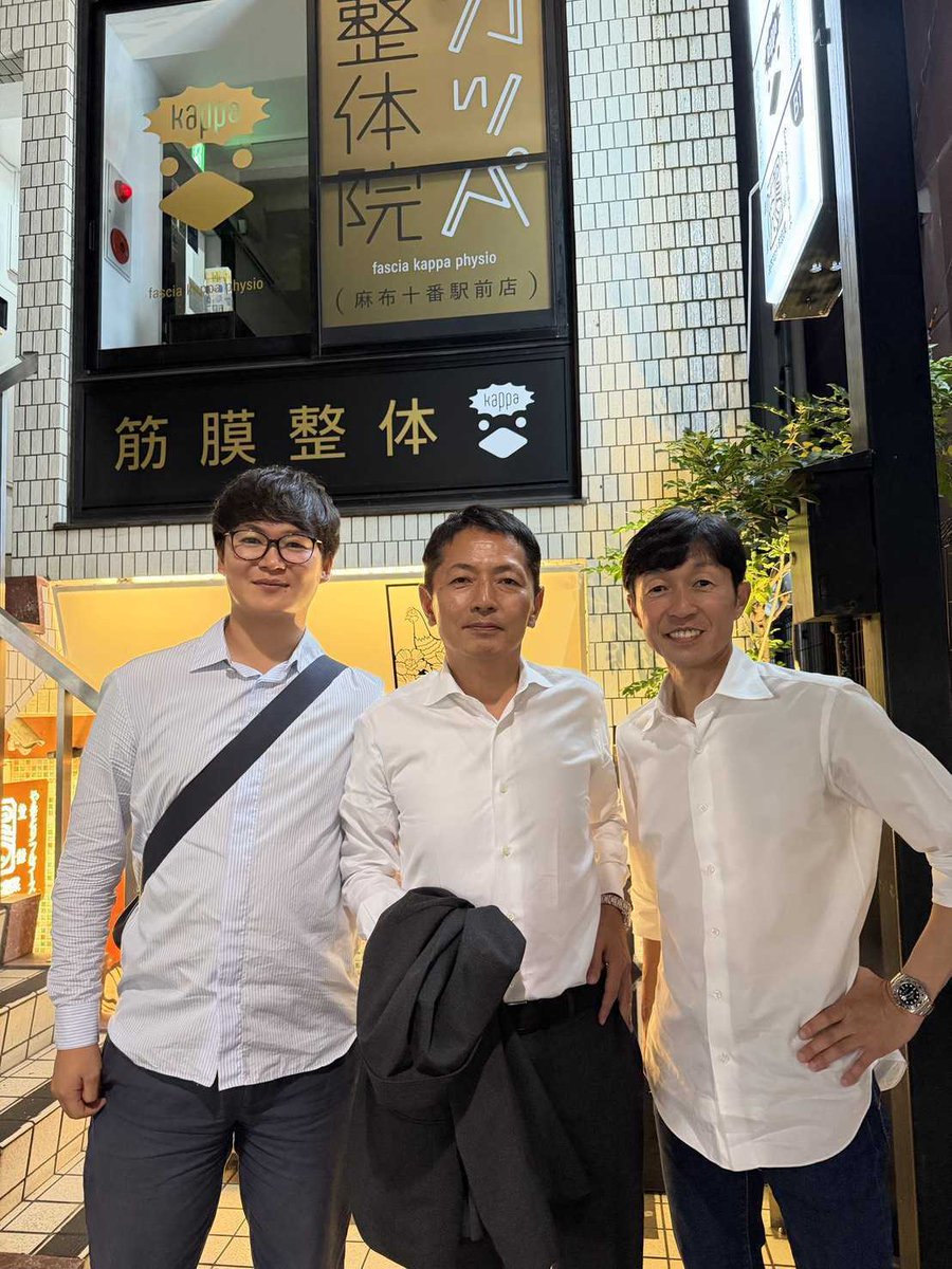 netkeiba's tweet photo. 『武豊騎手、凱旋門賞へ』

メイショウタバルとともに凱旋門賞へ挑戦する武豊騎手。

netkeibaではこのたび、特別コラムを公開させていただきました。

下記3本立てとなっておりますので、よろしければご覧いただければと存じます。

(写真提供：高木翔太氏)

【①】“これほど完璧なストーリーは初めて” 高���氏が見たメイショウタバルとの挑戦/前編
https://t.co/Skk7kcP2lp

【②】「勝って初めて、心境の変化が起きるんじゃないか」高木氏が語るレジェンドが背負う思い/後編
https://t.co/kYCigZOjEq

【③】「手が届かないという感覚はない」武豊が語る12度目の挑戦
https://t.co/gUU8FzHxbs