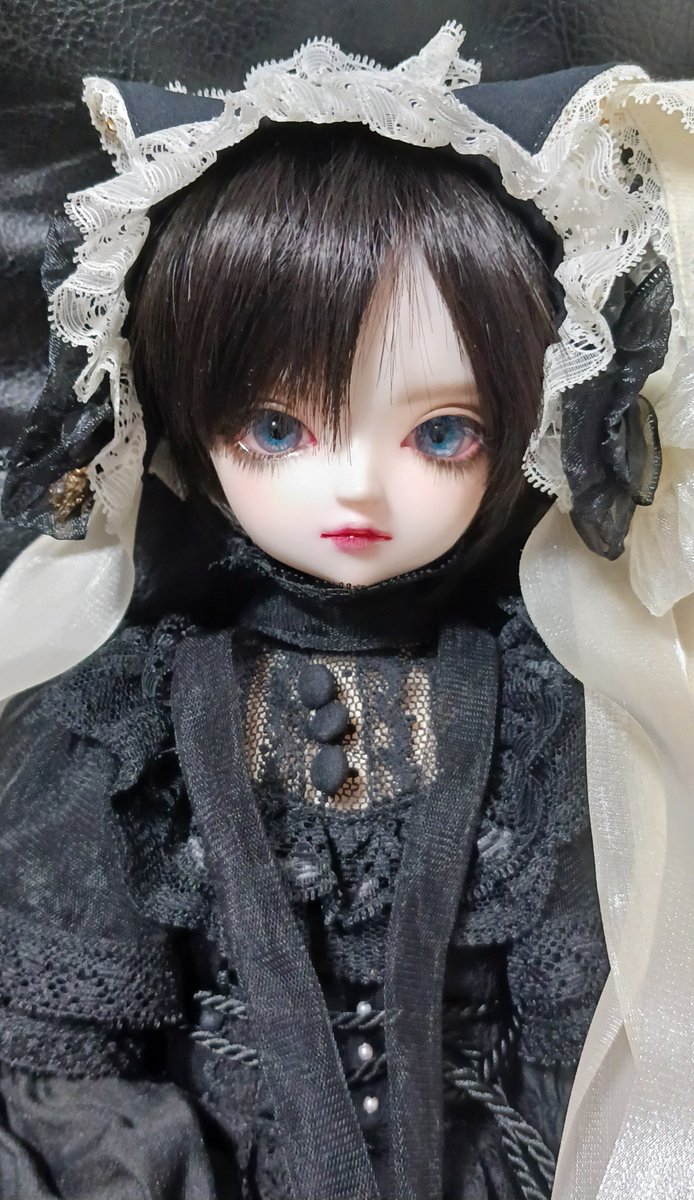 ask_fkarDOLL's tweet photo. リチェちゃん、レチェちゃんをメイクしてみました！
パステルかなり濃くしたつもりなのにカメラで撮ると全部飛んじゃう💦
拙いメイクだけど可愛くできたと思います😂💕
#ALL_FOR_ONE_Doll https://t.co/8b6ibis7SQ