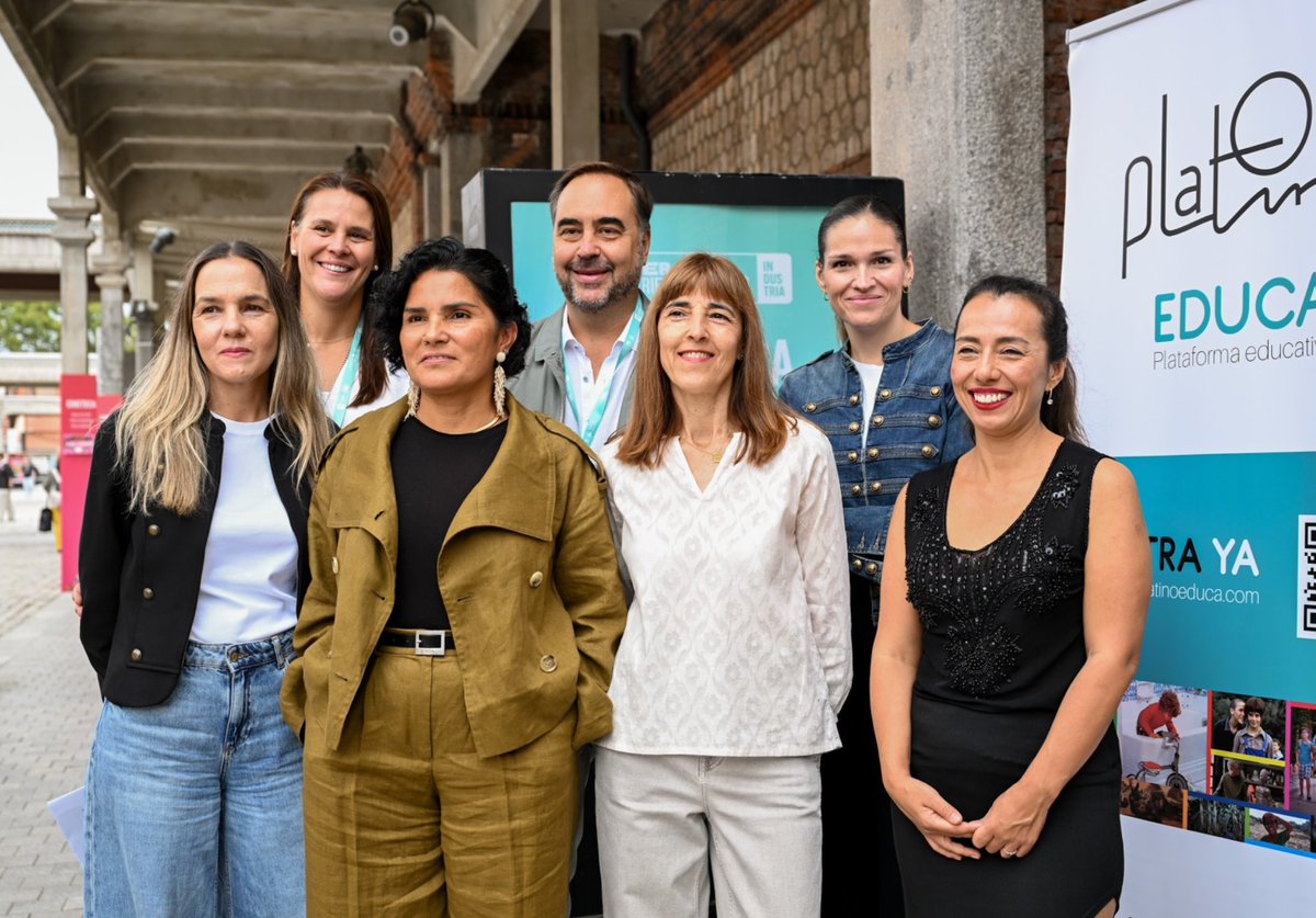 iberseries_pi's tweet photo. 🎬 Encuentro «Radiografía de la participación femenina en la industria audiovisual colombiana: acciones para el cambio y la igualdad de oportunidades» Cátedra Cine, Mujer y Educación (CIMUED).

#IberseriesyPlatinoIndustria26 @PlatinoEduca @EGEDA_Comunica @Nebrija @FcaNebrija https://t.co/LxYXK65RdJ