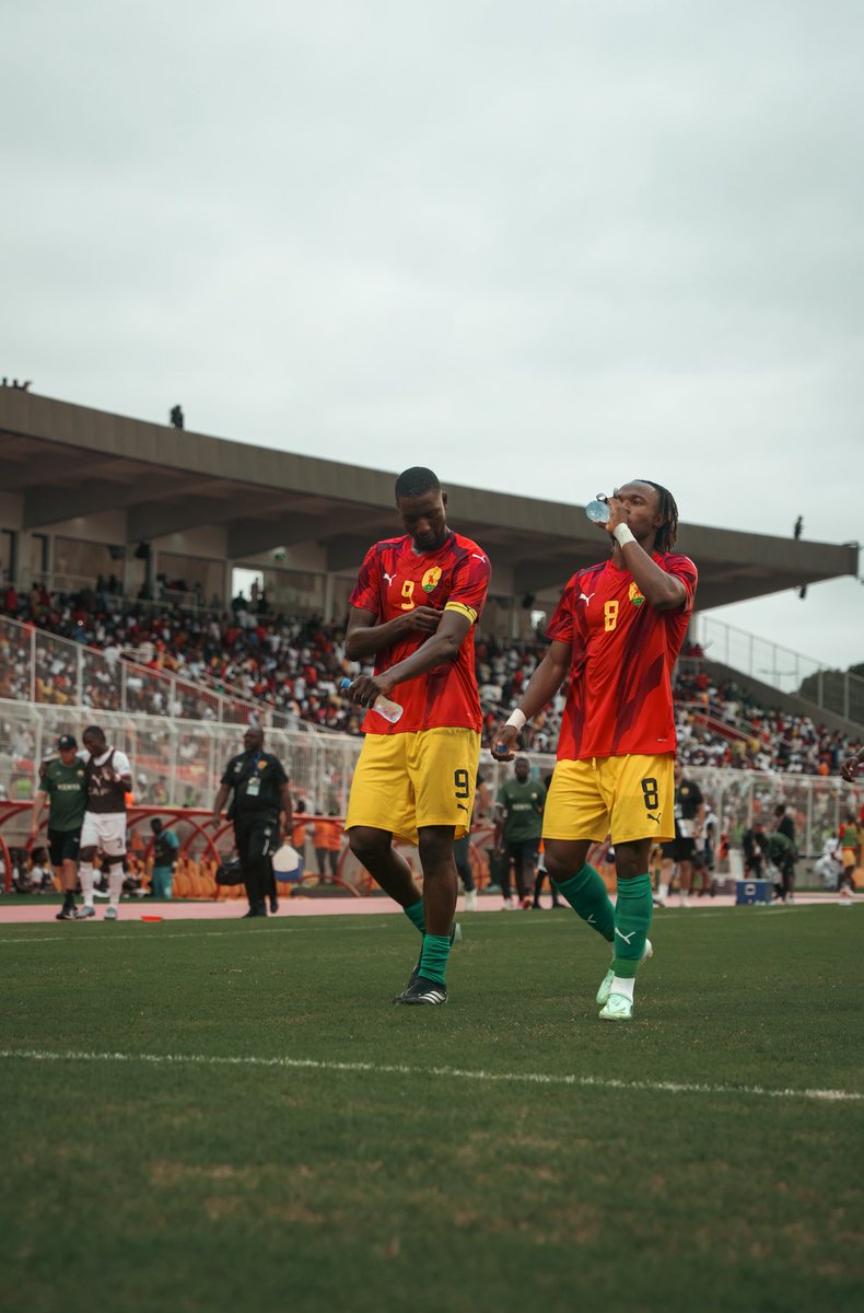 Guirassy_19's tweet photo. Anniversaire de l’indépendance. Très belle manière de la célébrer avec une victoire. Très fier pour le peuple. Vous le méritez 🇬🇳 Merci à toute l’équipe pour les efforts. Un grand plaisir de retrouver la maison après tant d’années. Merci du soutien incroyable 🔥🤯
#alhamdulillah https://t.co/UVZUqUJngV