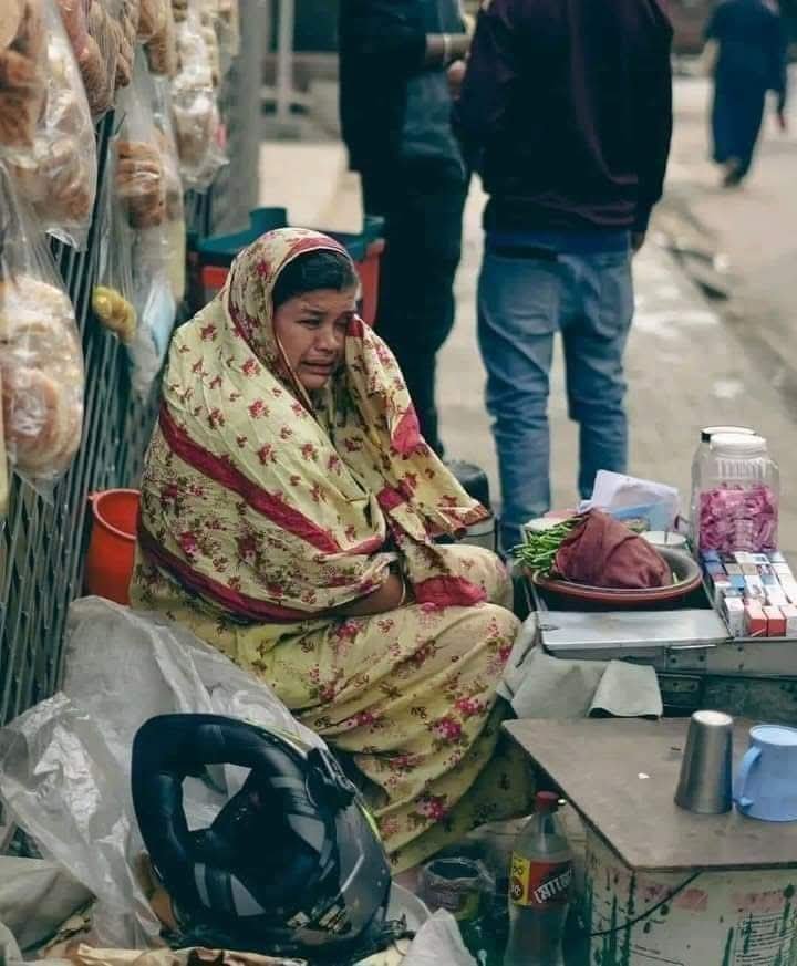RehanaTabasum1's tweet photo. اگر کبھی آپ نے "غربت" کا سامنا نہیں کیا تو میں حلفاً کہتا ہُوں کہ آپ جانتے ہی نہیں زندگی کس چیز کا نام ہے. https://t.co/bTcTCKuO6y