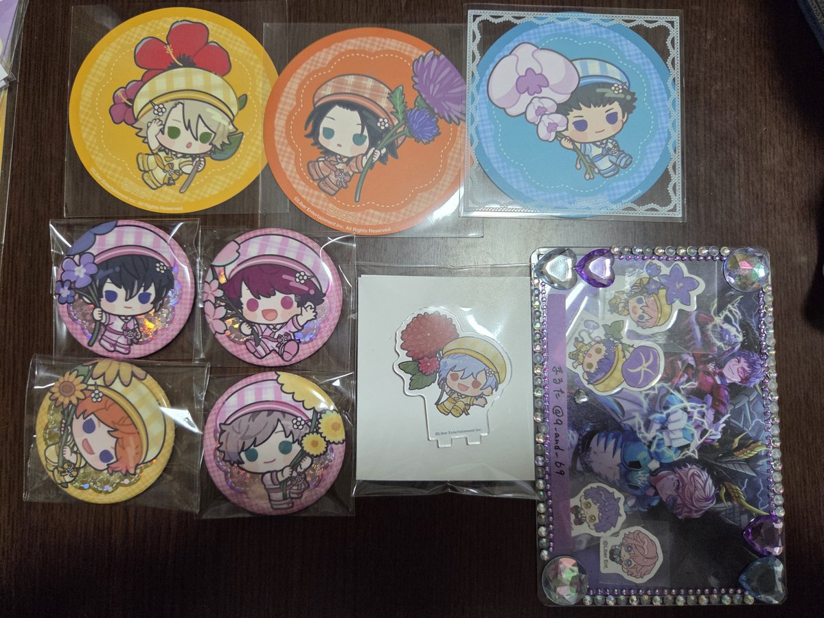 9_and_69's tweet photo. 【交換・譲渡】A3! アニカフェ

〈譲〉コースター→一成、莇、丞
アクスタ→三角
缶バッジ→○咲也、☆真澄、綴、天馬

〈求〉
コースター→九門1＞九門・椋セット、100円/枚＋送料
アクスタ→九門
缶バ→九門・椋セット、500円/個＋送料

☆は○同数含むお取引のみ
お気軽にお声掛けください🙇‍♀️ https://t.co/WuDJg3rJ8P