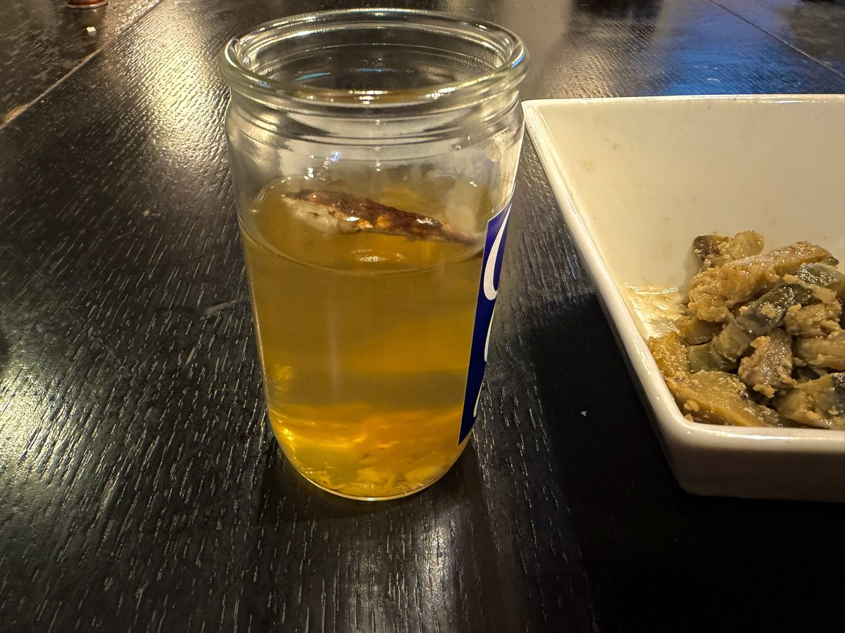 lbh53nho's tweet photo. #晩酌 
#宅飲み
#ワンカップ大関 
#松茸 

今日も頂き物の松茸を酒蒸し焼きで2日連チャンで頂きました
いや〜秋感じるね🍂
この酒蒸し焼きにした残り汁がまた良い出汁が出ていて
熱燗のワンカップに割り出汁気分で松茸と一緒に投入
これは絶対に真似して
マジで美味い🤤 https://t.co/XXUe7JaifC