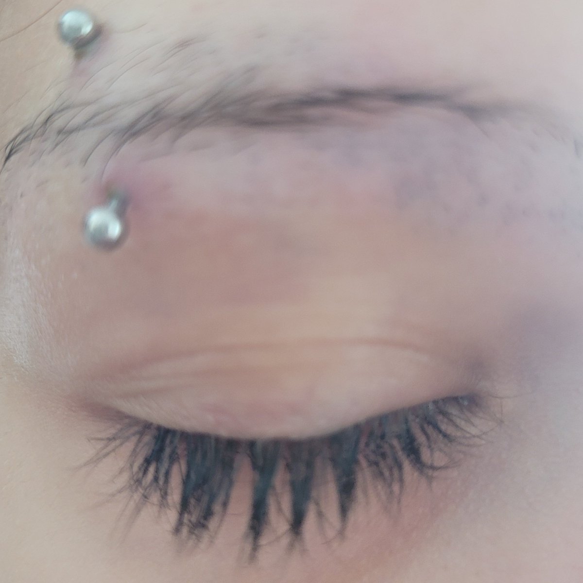 doeowdoll's tweet photo. Oomfs is thus a sign to avoid makeup near the piercing? (I got it pierced last Saturday🥹✌️) https://t.co/vLhCi6kfyE