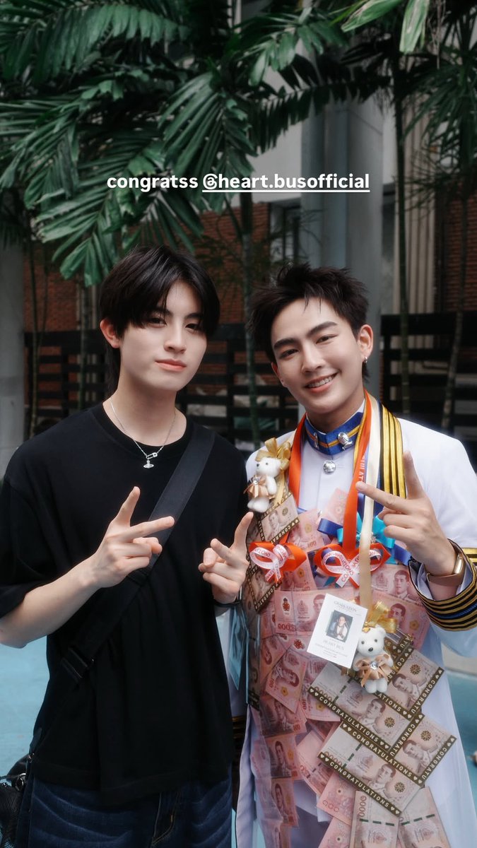 maledissingh's tweet photo. เอเอไปยินดีกับพี่บัณฑิตด้วย คิวต่อไปใกล้จะถึงเอเอแล้วว https://t.co/sS1hifLQ80