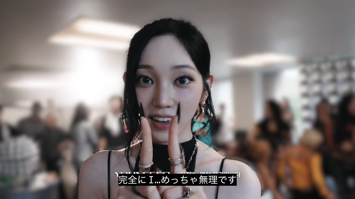 miqcat's tweet photo. エキストラさん含めてみんなが陽キャすぎて1人で息抜きしてるの可愛いw w w w w https://t.co/zSBxtYgZkw