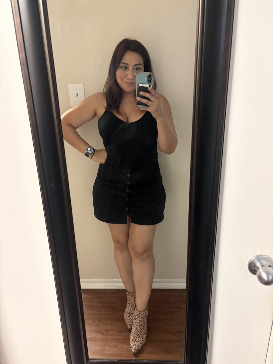 ConkiClassic's tweet photo. Tuesday and Thursday’s outfits. Neither is very cute but guess I’ll post https://t.co/DQrKt5QE3V