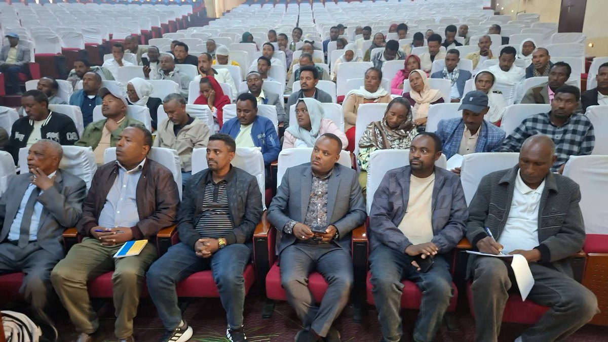 nshewacommun's tweet photo. የሰሜን ሸዋ ዞን መምህራን ማኅበር ማህበር ሊቀ መንበር አቶ ችሮታው ካሳዬ በማህበሩ 30ኛ መደበኛ ጉባኤው ላይ እንደተናገሩት፣ ማኅበሩ የአባላቱን መብትና ጥቅም ከማስከበር በተጓዳኝ ለትምህርት ጥራት መጠበቅ ገንቢ ሚና እየተጫወተ ነው። https://t.co/oFBXIg0aB3