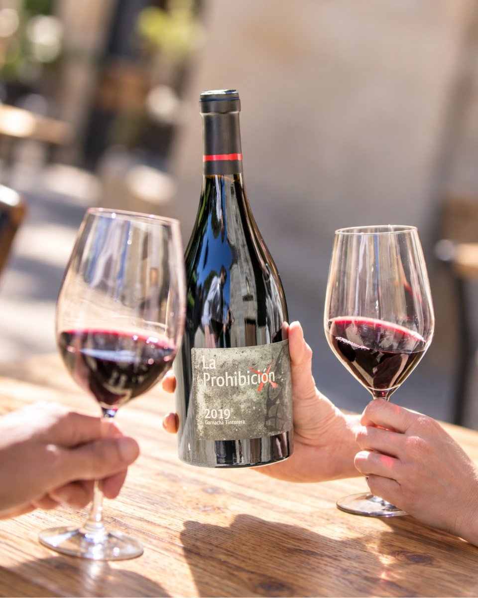 BodegasPittacum's tweet photo. Cuando el plan se alarga, que no falte #LaProhibición, 100 % garnacha tintorera, con la fruta seduciendo en nariz, la barrica escondida detrás y una boca equilibrada, fresca y viva 🍷
.
.
#GrupoTerrasGauda #SomosTerrasGauda #BodegasPittacum #winery #wine #winemoments #winelovers https://t.co/tYC48Xph78