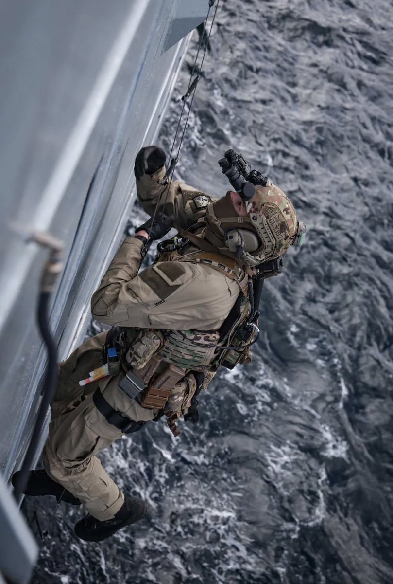 JEFnations's tweet photo. 🇬🇧 🇩🇰 🇫🇴 From history, we draw strength. From partnership, we build the future.
For the first time since WWII, @RoyalMarines have returned to the Faroe Islands as part of Exercise #LionProtector26.
Across the dramatic volcanic landscape, UK Commandos, Danish and Faroese forces have trained together — boarding vessels, landing on rugged coastlines and operating in some of the North Atlantic’s most demanding terrain.
But this is about more than an exercise.
It is about trust built through action. Readiness forged together. And allies standing shoulder-to-shoulder to protect the waters, people and freedoms we share.
For further details on the exercise: https://t.co/D7FQrXes70
@forsvaretdk @DefenceHQ @JFCNorfolk @RoyalNavy @RoyalAirForce @BritishArmy @GenGJenkinsRM