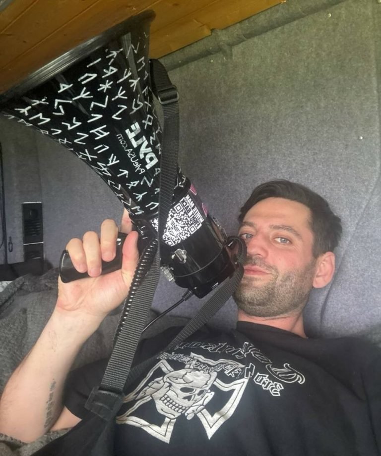 hopenothate's tweet photo. The group was founded as “Albion Assembly” by Ryan Turner, a former EDL activist from Manchester who later became a core member of Australia’s National Socialist Network before it was banned.

Deported back to the UK this summer, he wants to bring the NSN's militaristic marches to British streets.