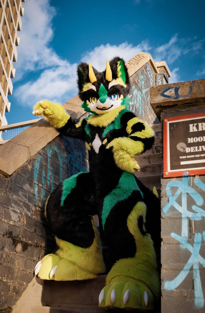 RyuGenDragon's tweet photo. #FursuitsFriday 

📸: @HUFUFUHUHU https://t.co/Ie7lf2W0zG