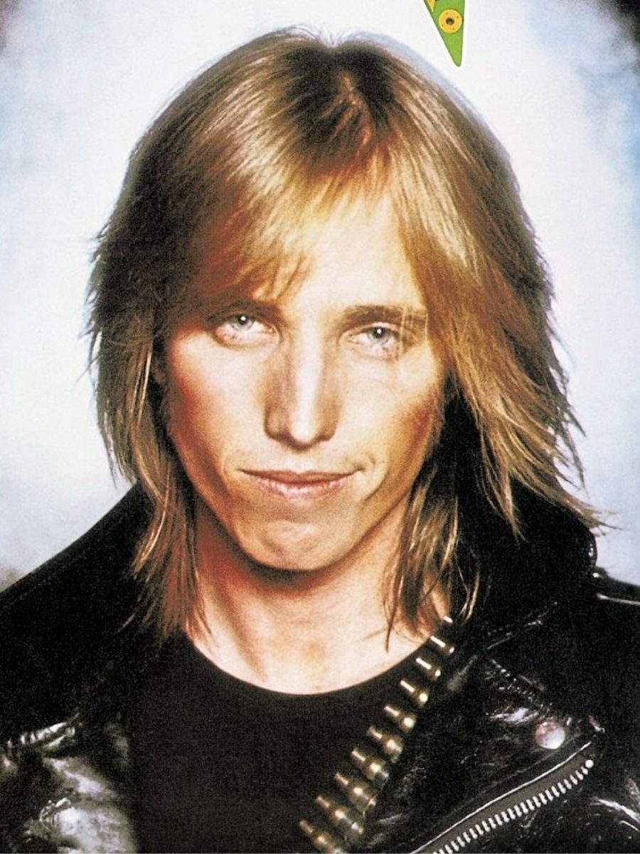 TheDuckLR's tweet photo. "Into the great wide open 
A rebel without a clue"
Remembering the legendary musician and singer-songwriter #TomPetty on the 9th anniversary of his passing 🙏 
You will never be forgotten! 🕊
#RestInPeace https://t.co/411azSySr7
