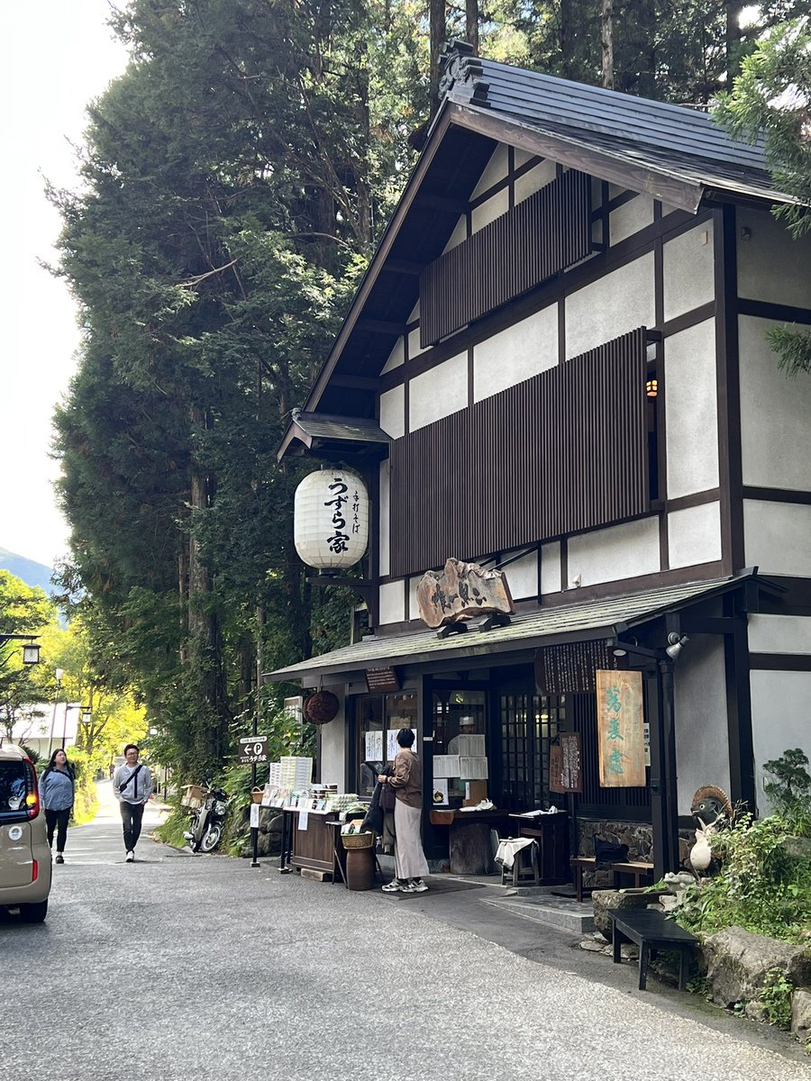 Romeon9's tweet photo. 戸隠そば、そばがき天ぷら全部美味すぎた https://t.co/Opp0TffhAQ