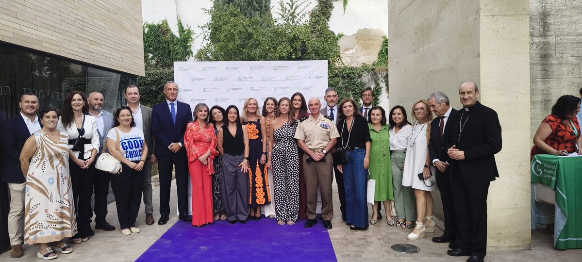 COECordoba's tweet photo. 🏆 @contracancerCOR entregó ayer sus IV Premios 'María Cañas', que reconocen la contribución para mejorar la vida de las personas con cáncer y sus familias. El @COECordoba  estuvo presentes para respaldar estos galardones y la importante labor de esta Asociación.  ¡Enhorabuena! https://t.co/1MweQD3LeX