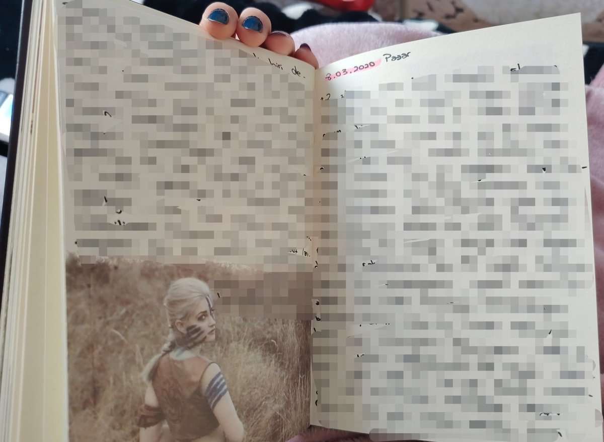 sikeslin's tweet photo. Eski günlüklerimi okuyarak malliklarimi bi kez daha fark ediyorum su an 
Bi de defterim ne güzelmis be (game of thrones izlememis olmama ragmen.. https://t.co/ctvABcPjLt