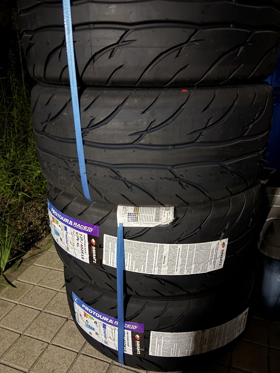 shitaro_BL3FW's tweet photo. フレバがスリップサインでたのでタイヤこうた
ﾀﾞｳﾞｧﾝﾃｨ  ﾌﾟﾛﾄｩｰﾗﾚｰｽ
めちゃめちゃ食いそう https://t.co/kv3vAYrdJG