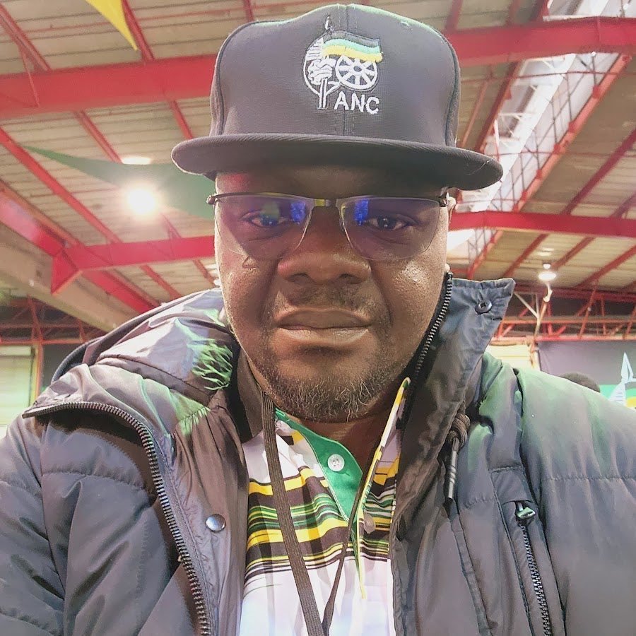realnorma_kay's tweet photo. A warrant of arrest has been issued for Stripe Club-loving Pastor Maumela. 😳 https://t.co/RZ1Hq1WO5C