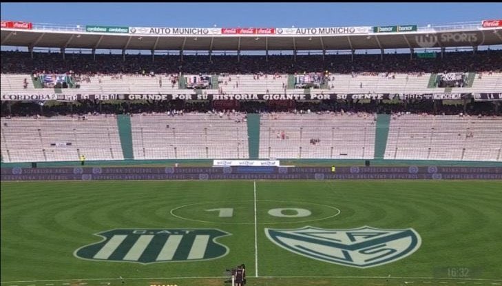 Franmorenno11's tweet photo. @Naranjitanovo @sosaramon24 Con que cara no? La conmebol no habilita jugar en nuestra cancha por cuestiones de iluminaria, entre otras cosas. Por esos desde el club se gestiona jugar en el kempes contra riber para tener ganancias. Contra boca ya jugamos en alberdi y ganamos jaja. Pero bueno… segui pelotudo https://t.co/ktdDzfiynt