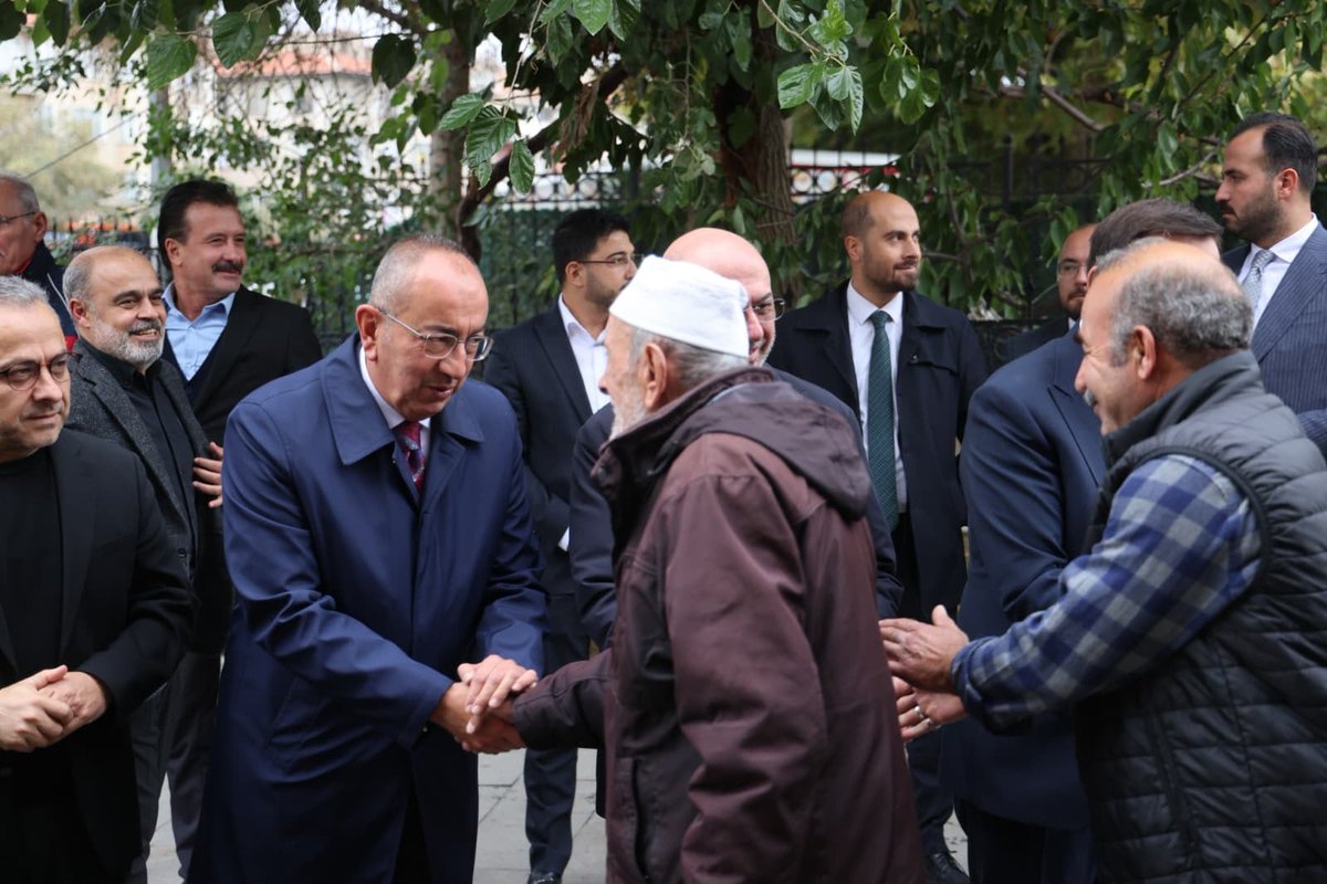 MustafaKavus's tweet photo. Karatay Belediye Başkanımız Hasan Kılca ( @hkilca ), Selçuklu Belediye Başkanımız Ahmet Pekyatırmacı ( @a_pekyatirmaci ) ve Karatay İlçe Başkanımız Akif Demirci ( @avakifdemirci ) ile birlikte Cuma’nın bereketini hemşehrilerimizle birlikte paylaştık.

Cumamız mübarek olsun.

📍Kadı İzzeddin Camii