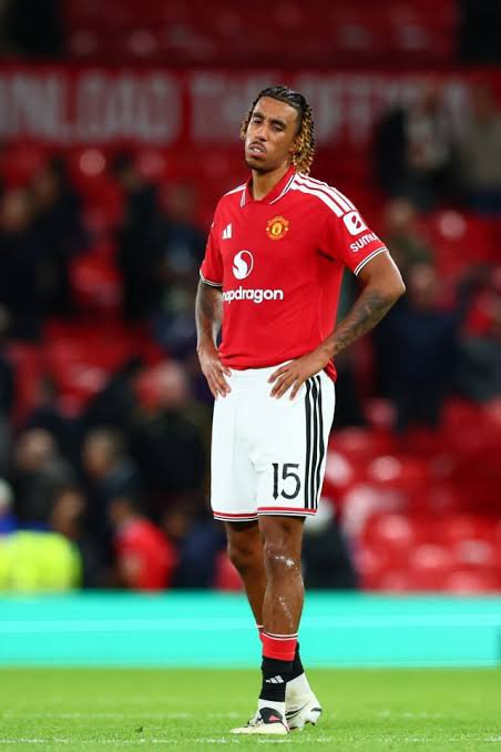 PulseEdgeSports's tweet photo. Is Man United about to have another academy-level headache on their hands? 🔴

While INEOS are still trying to convince JJ Gabriel to stay after he refused to train, reports suggest Leny Yoro is now questioning his role at Old Trafford.

Per CaughtOffside, PSG - who have tracked him since his Lille days - remain keen, and Arsenal are also seen as a serious option if talks don't clarify his future.

It feels slightly premature. Unlike Ayden Heaven, Yoro HAS had minutes under Michael Carrick this season, looked solid, and just earned his first senior France call-up.

But the tactical debate is real. The Martinez- Maguire pairing lacks pace and was exposed again. The Martinez-Yoro duo vs Sabah FK showed exactly what United are missing.

Should Carrick bench Maguire and make Yoro a starter to fix that leaky defence?