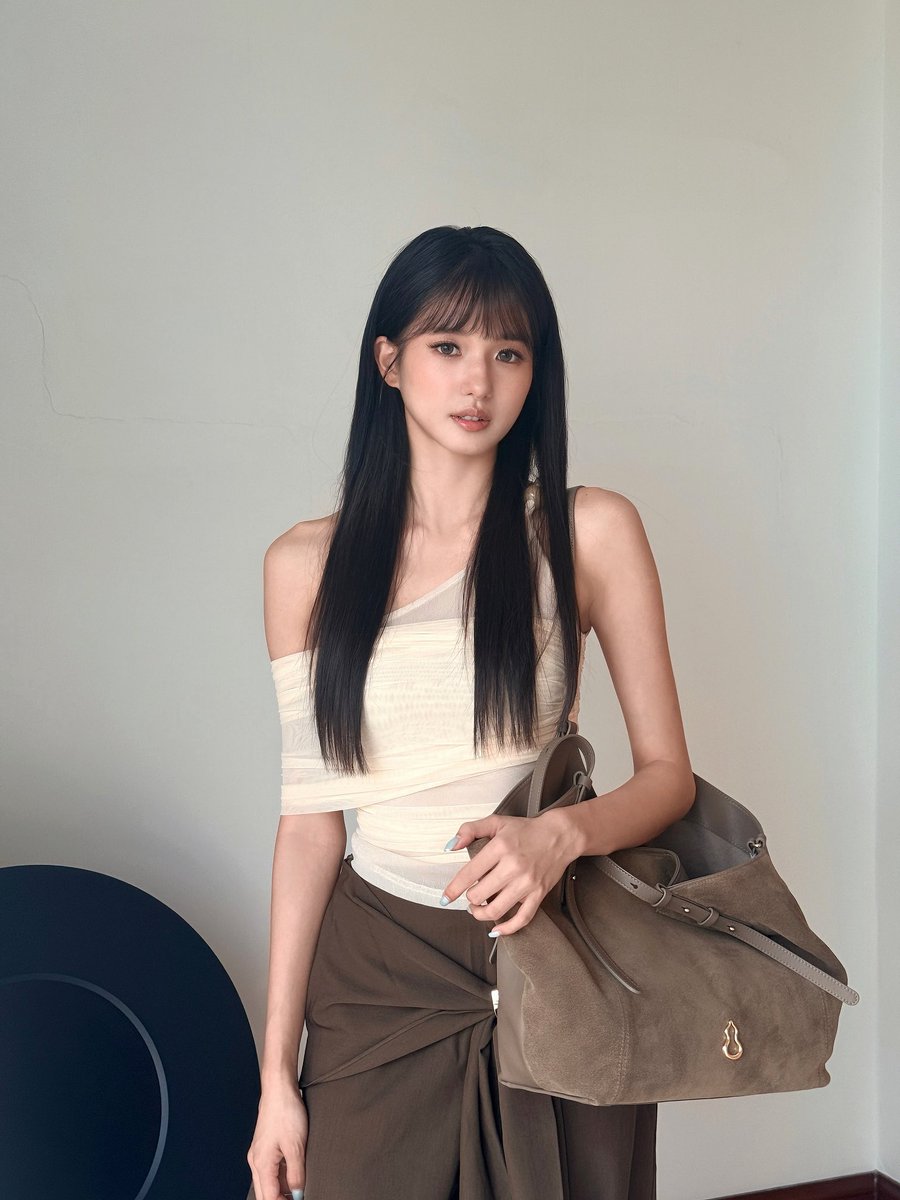 keitadj3's tweet photo. シンウェイ（01年生まれ、���湾出身）

19年ウィエファ練習生に。20年練習生ガールズグループDAYLIGHT結成、3月サバイバル番組「青春有你2」挑戦。21年ガールズプラネット999挑戦(18位）美少女と話題に。#Kep1er シャオティンと仲が良い
#ガルプラ #GirlsPlanet999
#ChenXinwei  #ViviChen https://t.co/VyfCWX6v5t