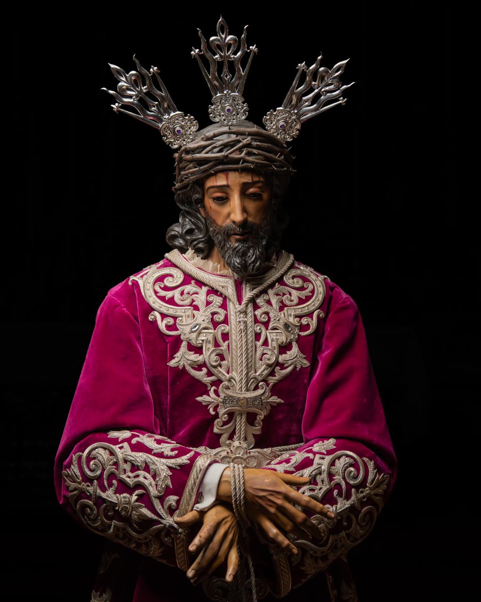 Hdad_Macarena's tweet photo. 🟣 Recordamos a todos los hermanos, fieles y devotos que hoy, a las 20:00 horas, tendrá lugar la Solemne Eucaristía en honor a Nuestro Padre Jesús de la Sentencia, presidida por el rector de la Basílica y director espiritual de la Hermandad de la Macarena, Rvdo. P. D. José María Losada. 

La celebración contará con el acompañamiento musical de la Coral Polifónica de la Hermandad de la Macarena, contribuyendo al realce de la liturgia.  

📺 La Santa Misa podrá seguirse en directo a través de Macarena TV.

📸 @herran_murillo