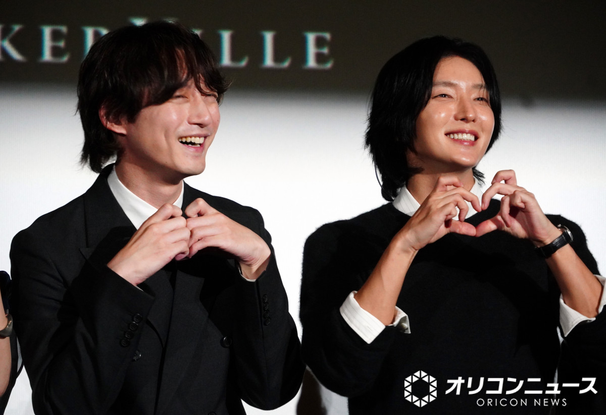 oricon's tweet photo. 坂口健太郎
イ・ジュンギに“ハート”レクチャーされ笑顔💕
大スクリーン上映に本音も…
💭「うらやましい」
https://t.co/ZZQ44VtY1G

#kiDnapGAME @kidnapgame_jp https://t.co/GrlwZG4qN6