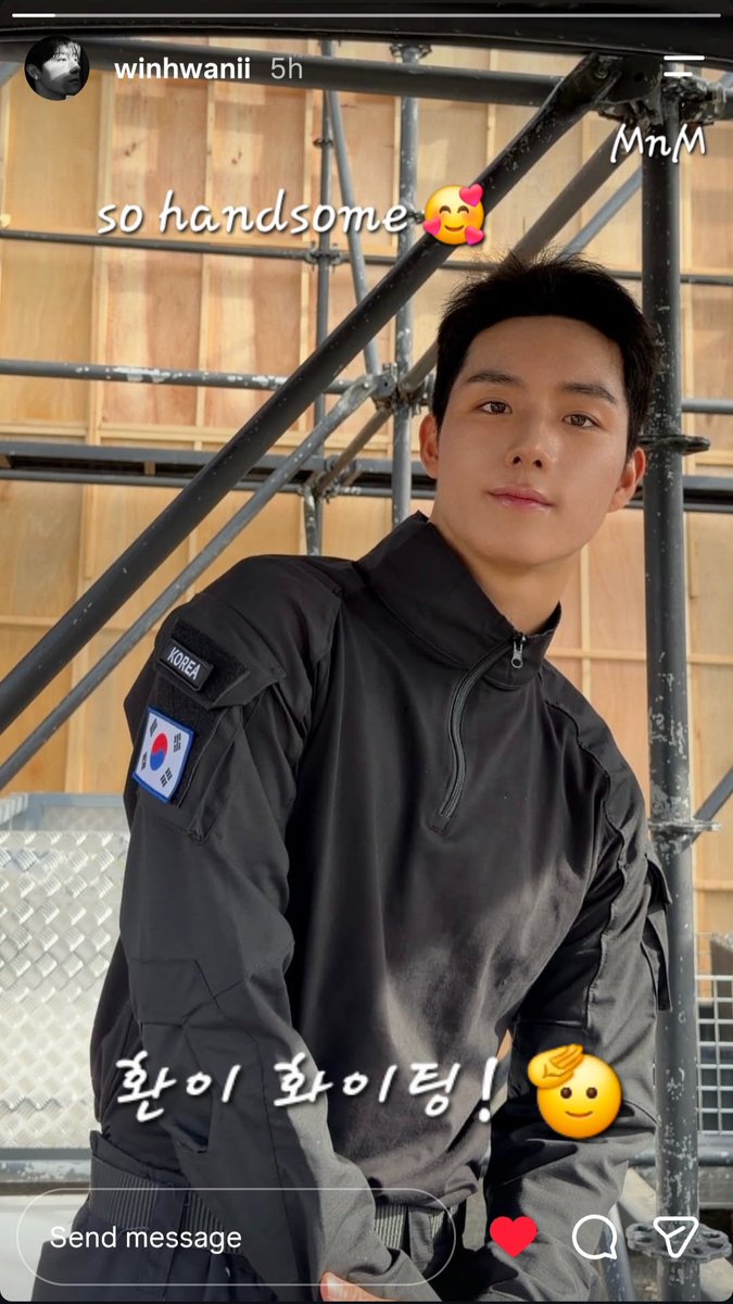 AmiraAi's tweet photo. 😲...Seunghwan uploaded a selfie 5 hours ago. 

I left him a message on his Instagram 6 hours ago to do 승환시 and let him know I saw a video from the festival and he was amazing 🙂

I'll be so happy if he saw it. I know things have been really tough for him but he's doing his best and I'm so proud of him 🥰

Seunghwan you're doing an amazing job and I'm cheering for you while you're serving in the military 🫡💖

Thank you for the selfie. You look very handsome ☺️ I saw more videos from the festival and you did a great job!

Your Boats from all over the world are still here supporting you. I'll use Angel Wings to fly my love and support overseas to you 💌💖💕🪽
화이팅!
씅랑해 환이 🫂💕
#정승환 #jeongseunghwan