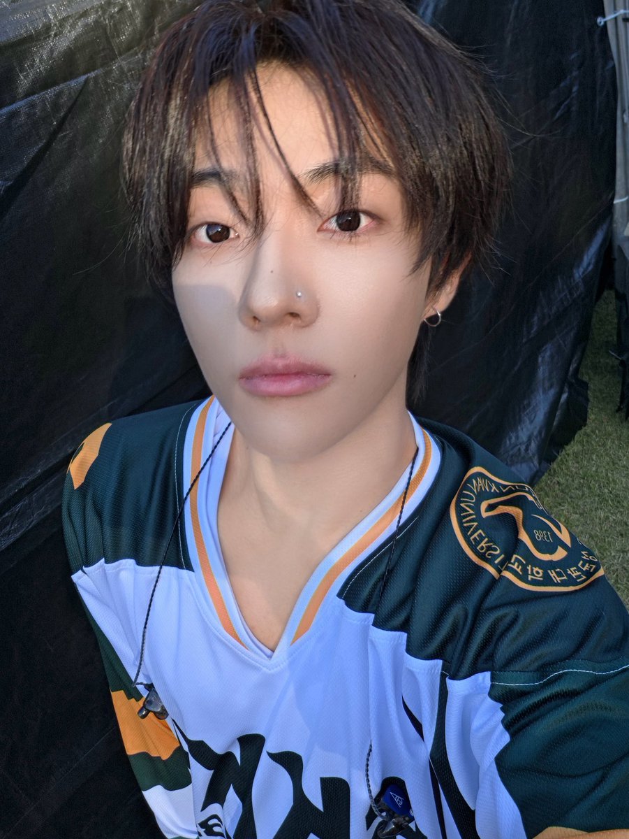 dnflemf9's tweet photo. 나 별로 바라는 거 없어요
안태규 살짝 닮고….
      ㄴ 바라는 거 줫나 많네 https://t.co/8o2WMKHdYK