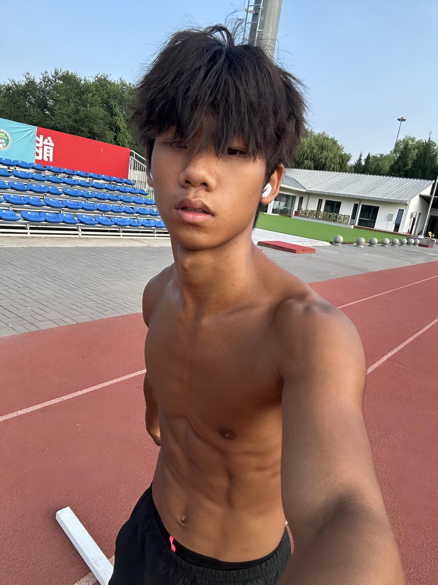 hajida0122's tweet photo. 终于结束训练了，今天累死了 https://t.co/WRCu6ylVqA