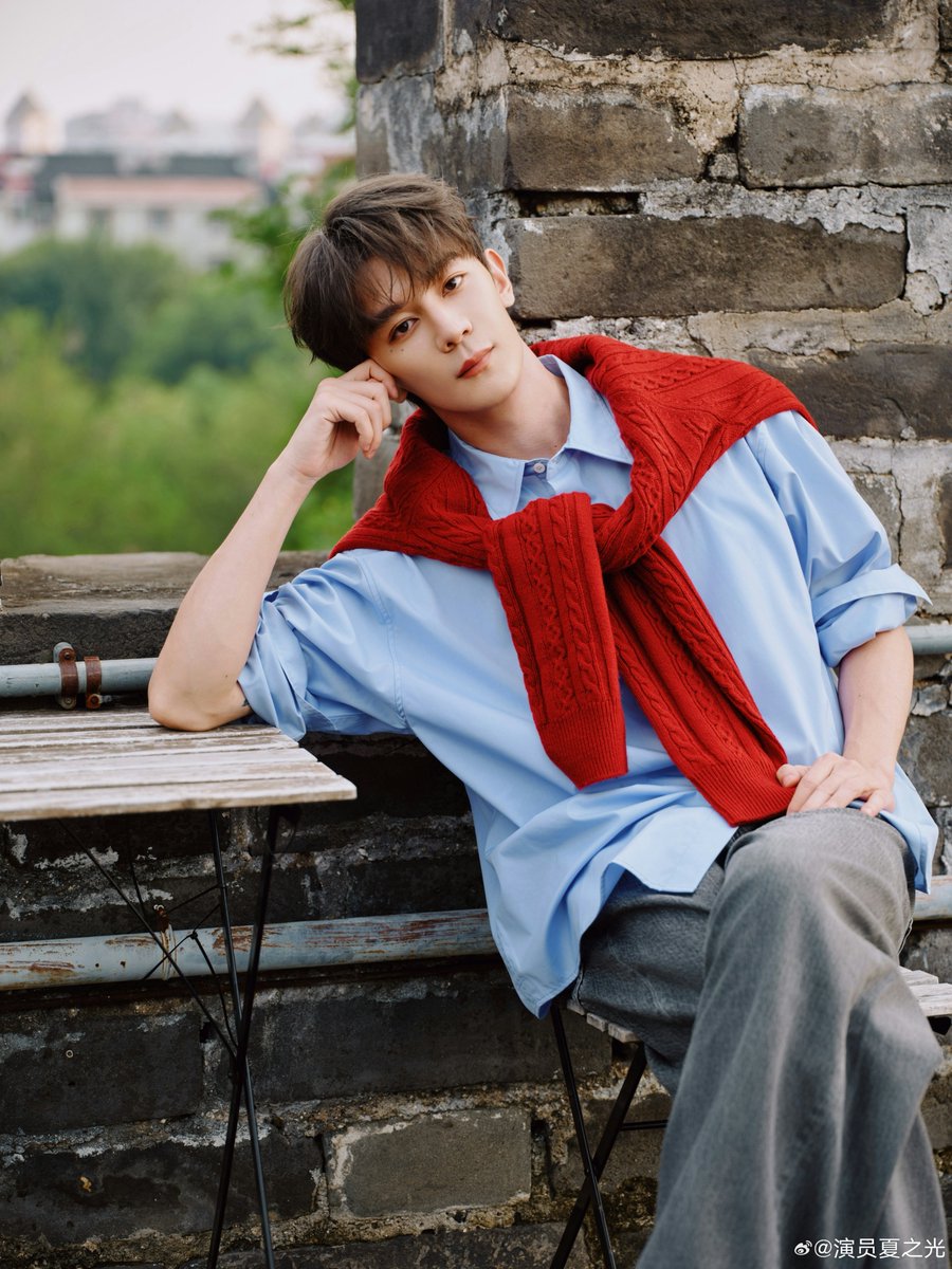 xianguang0104's tweet photo. 261002 #XiaZhiguang weibo update 📸(1/4)

☀️: If the weather’s nice ☀️

His National Day Holiday Time ✨

#夏之光 #HạChiQuang #샤즈광 https://t.co/EvlbVGBDTz