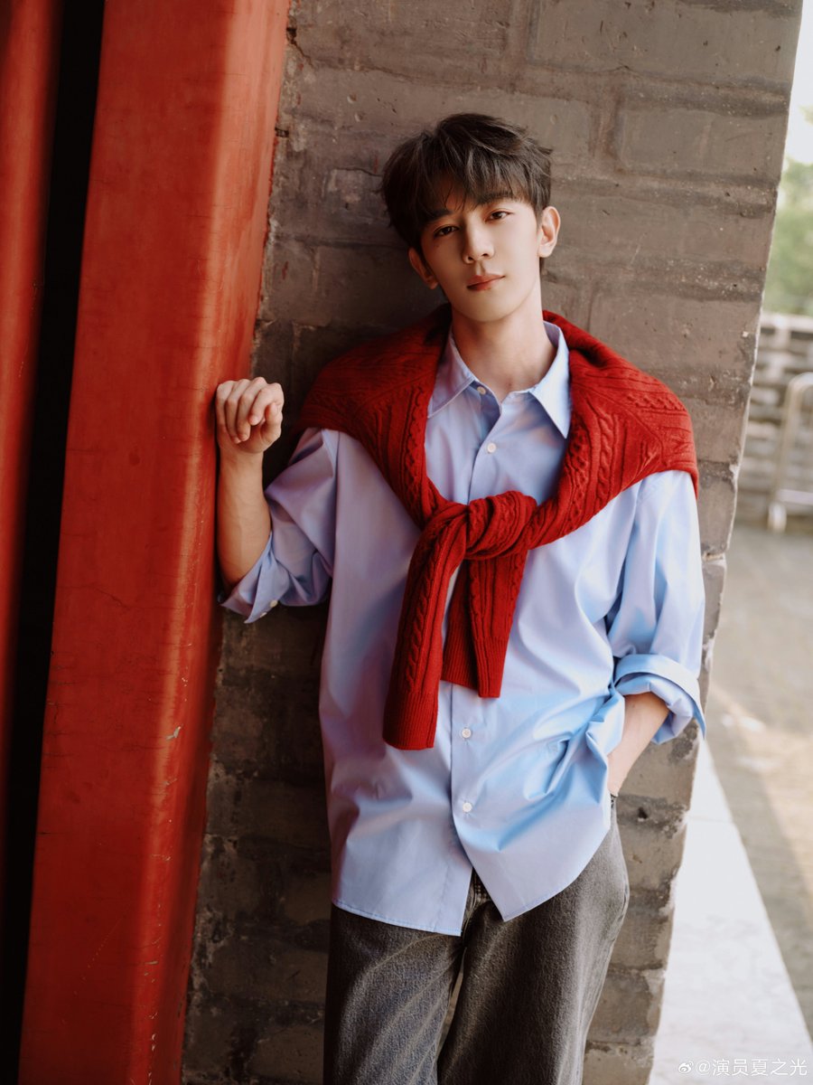 xianguang0104's tweet photo. 261002 #XiaZhiguang weibo update 📸(1/4)

☀️: If the weather’s nice ☀️

His National Day Holiday Time ✨

#夏之光 #HạChiQuang #샤즈광 https://t.co/EvlbVGBDTz