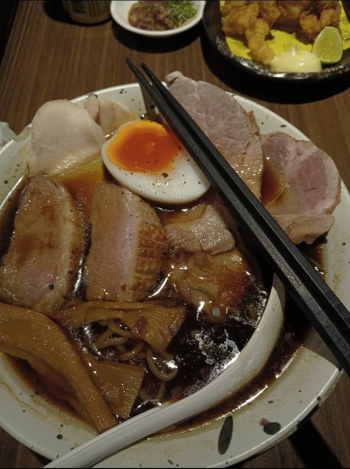 Max2hjmg1's tweet photo. ฉันกินข้าวคนเดียวมาสองปีแล้วนะเว้ย 😿 https://t.co/Jzw78l6wX4