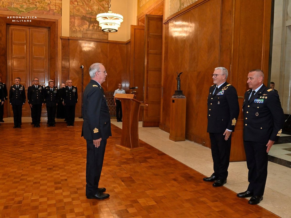 ItalianAirForce's tweet photo. Alla presenza del #CapoSMA, Gen. S.A. Antonio Conserva, si è svolta il 30.09 a Roma la cerimonia di costituzione dell’Ispettorato Generale per l’#AeronauticaMilitare.
Il Gen. S.A. Maurizio Cantiello ha assunto l'incarico di Ispettore Generale.
🗞️https://t.co/T5KRonaRfV https://t.co/UqYQ3bFYPT